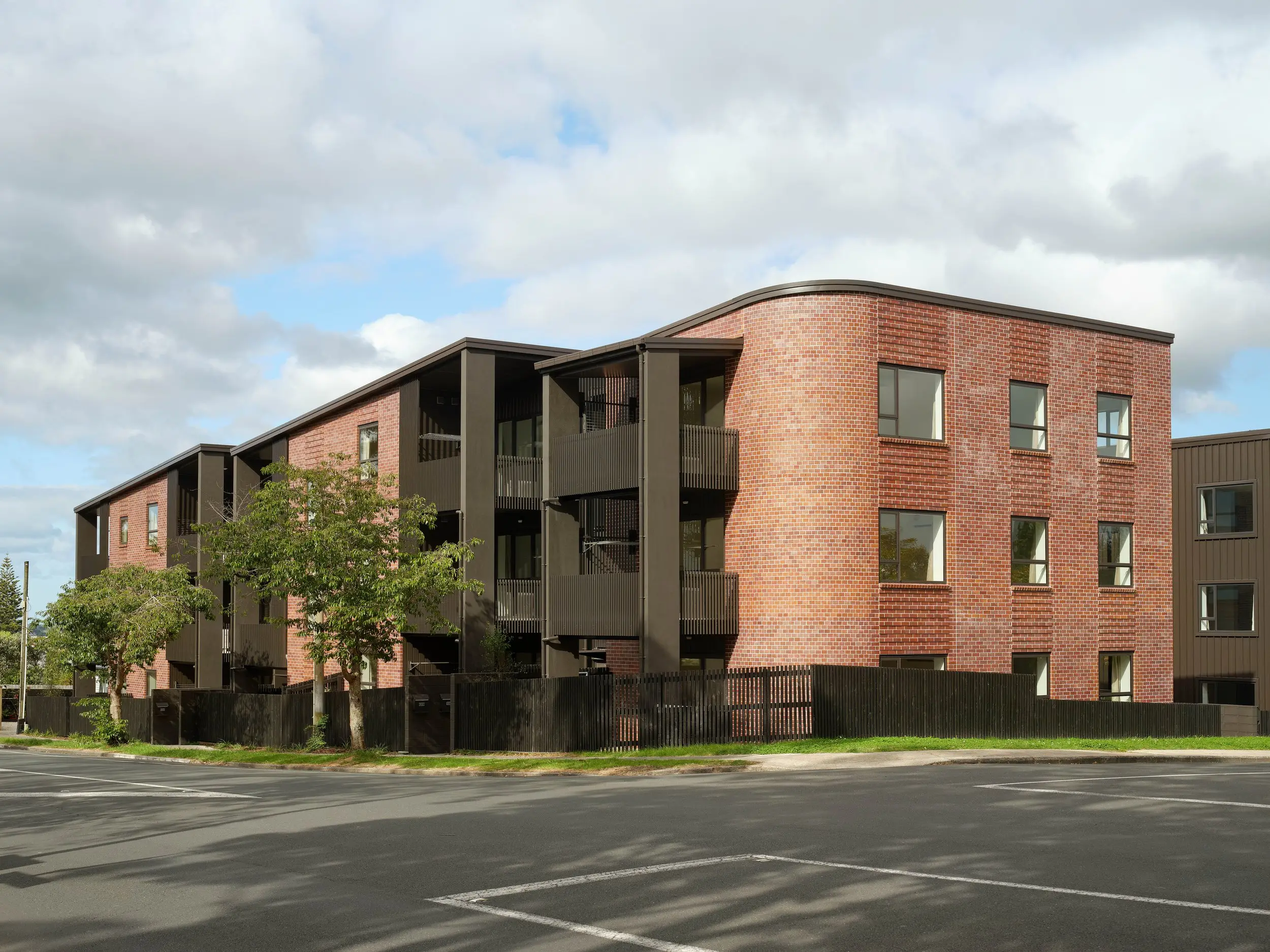 Glenview Road Apartment — structural steel supplied and erected by Steelpac for Robert Cunningham Construction.